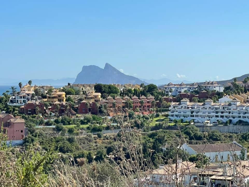 Apartment Alcaidesa Bagian luar foto